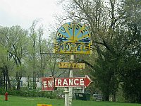 USA - St Clair MO - Sunset Motel Neon (13 Apr 2009)